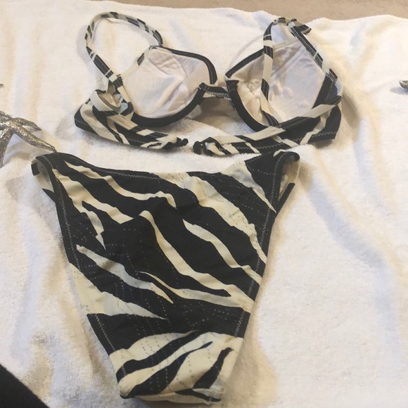 Israeli bikini size 6 underwire top - Picture 2 of 3